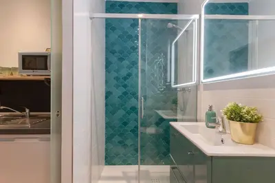 Un baño de ººººººPS New Atocha City Centre WiFi AC SmartTVºººººº
