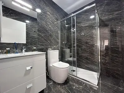 Un baño de Large Apartment in Madrid - Boto