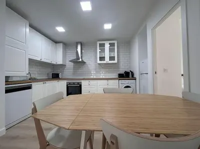 Una cocina o zona de cocina en Large Apartment in Madrid - Boto