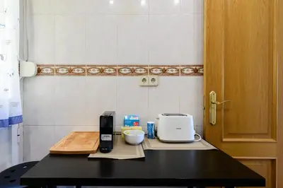 Una cocina o zona de cocina en Amplio Piso en Madrid Centro con Vistas al Templo de Debod