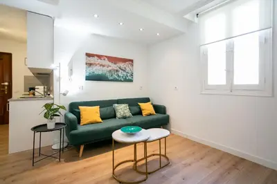 Zona de estar de Piso luminoso Ideal para Familias zona Retiro