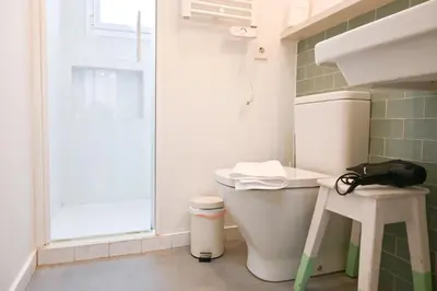 Un baño de For You Rentals Encantador apartamento TEMPORAL AMP412