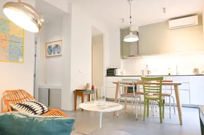 Una cocina o zona de cocina en For You Rentals Encantador apartamento TEMPORAL AMP412