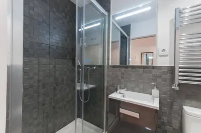 Un baño de ººRA New Atocha City Centre WiFi AC SmartTVºº