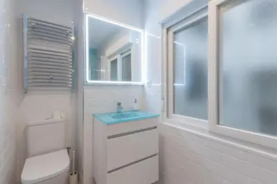 Un baño de ººDL New Atocha City Centre WiFi AC SmartTVºº