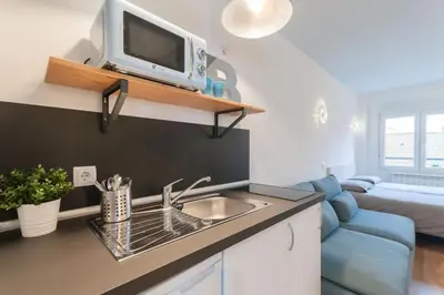 Una cocina o zona de cocina en ººDL New Atocha City Centre WiFi AC SmartTVºº