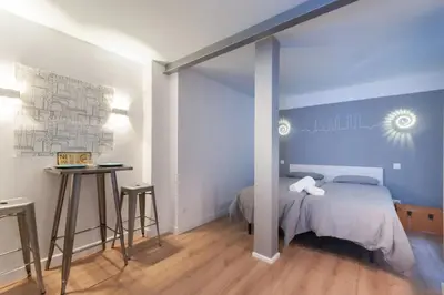 Cama o camas de una habitación en ºDL New Atocha City Centre WiFi AC SmartTVº