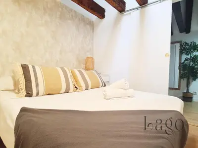 Cama o camas de una habitación en Apartamento para grupos y familias, SOL
