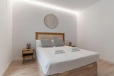 Cama o camas de una habitación en Modern Stylish-3Bedrooms 1Bathroom-Chamberí
