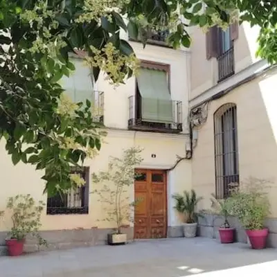 Apartamento con patio en Madrid centro