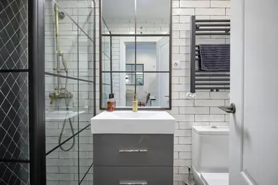 Un baño de ººMY CityCentre SOL WiFi AC SmartTVºº
