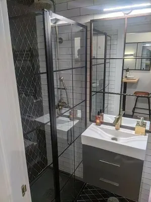 Un baño de ººMY CityCentre SOL WiFi AC SmartTVºº