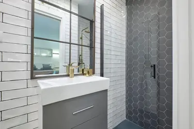 Un baño de ººººMY CityCentre SOL WiFi AC SmartTVºººº