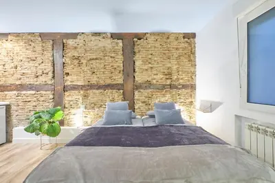 Cama o camas de una habitación en ºººººMY CityCentre SOL WiFi AC SmartTVººººº