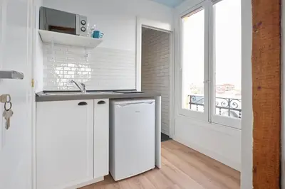 Una cocina o zona de cocina en ºººººPY Historical CityCentre WiFi AC SmartTVººººº