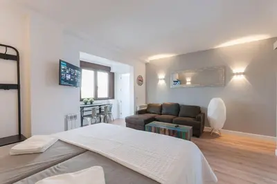 Cama o camas de una habitación en ººººCH Residential Area Modern City Views WiFi ACºººº