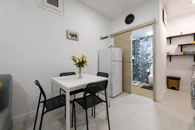 Una cocina o zona de cocina en Piso nuevo lavapies, wifi, smart tv