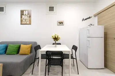 Una cocina o zona de cocina en Piso nuevo lavapies, wifi, smart tv
