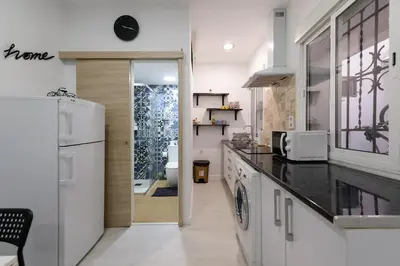 Una cocina o zona de cocina en Piso nuevo lavapies, wifi, smart tv