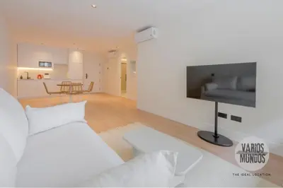 Una televisión o centro de entretenimiento en Malasaña elegante para 4, ven a San Bernardo 20 E3