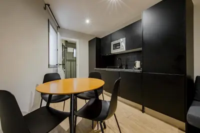 Una cocina o zona de cocina en La Gran Vía a un paso, Silva 3 E2