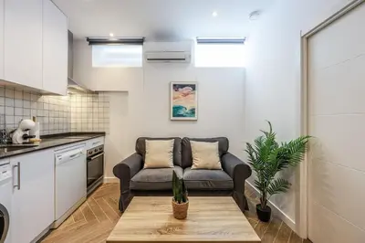 Una cocina o zona de cocina en Urban Quiet in Madrid - Ideal for Couples