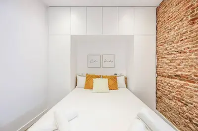 Cama o camas de una habitación en Urban Quiet in Madrid - Ideal for Couples