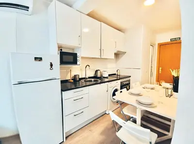 Una cocina o zona de cocina en Metro Avenida de America 07