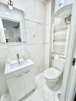 Un baño de Metro Avenida de America 07