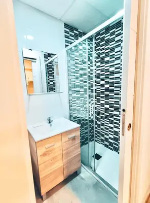 Un baño de Metro Avenida de America 02
