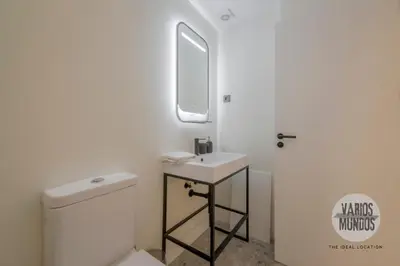Un baño de Malasaña moderna para 6, descubre San Bernardo 20 E3