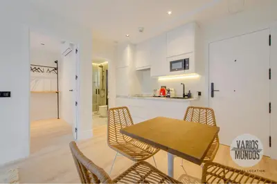 Una cocina o zona de cocina en Malasaña luminosa para 4, descubre San Bernardo 20 E3