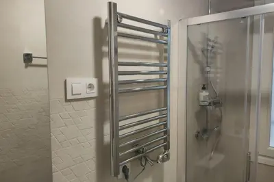 Un baño de Apartamento entero Junto a Cuatro Caminos con licencia del Ayto de Madrid