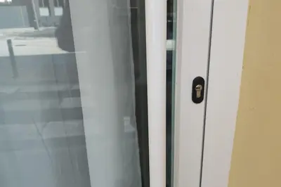 Un baño de Apartamento entero Junto a Cuatro Caminos con licencia del Ayto de Madrid