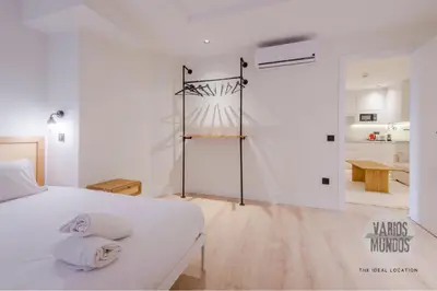 Cama o camas de una habitación en Malasaña auténtica para 8, ven a San Bernardo 20 E3