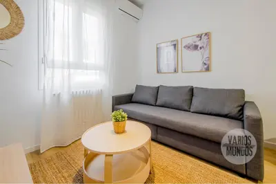 Zona de estar de Madrid con parking para 4, vive la Latina