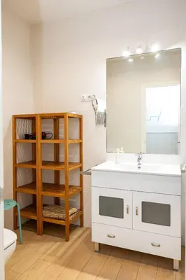 Un baño de Modern and spacious-2Bedrooms 1Bathroom-Malasaña