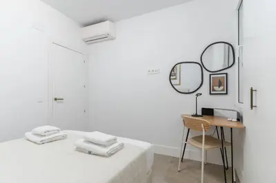 Cama o camas de una habitación en Modern and Bright-1Bedroom 2Bathrooms-La Latina