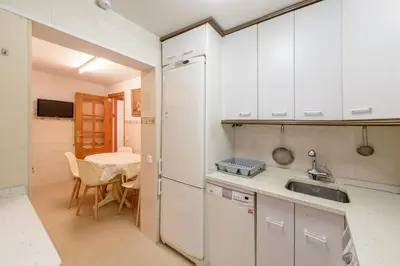 Una cocina o zona de cocina en GuestReady - Confy flat in Madrid