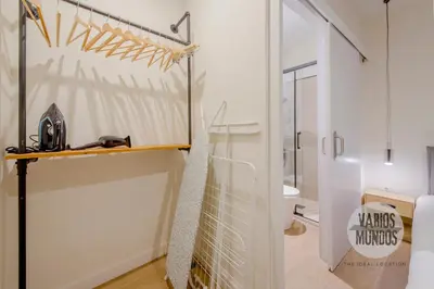 Un baño de Toque Fresco para 8, junto a Plaza España