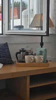 Utensilios para hacer té y café en Fuencarral Figueroa centro Parking