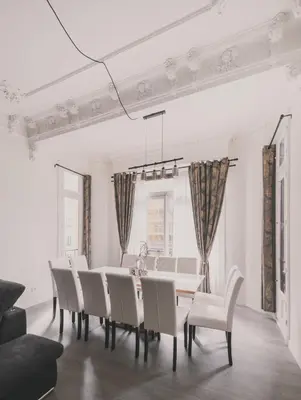Zona de estar de Amplio Piso de 7 habs, 4 baños sobre calle Gran Vía
