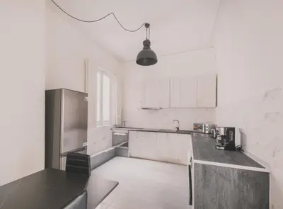 Una cocina o zona de cocina en Amplio Piso de 7 habs, 4 baños sobre calle Gran Vía
