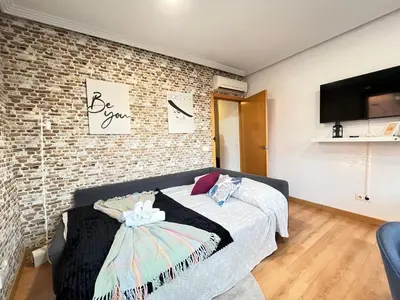 Una televisión o centro de entretenimiento en Madrid 2 Javalambre Temporal