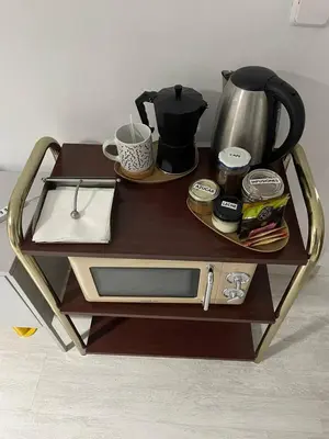 Utensilios para hacer té y café en Piso con Vistas y Mucho Encanto