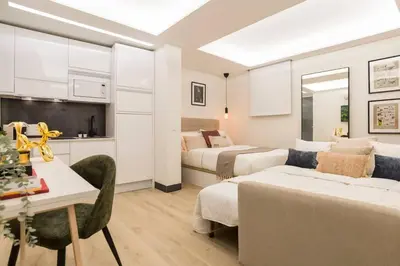 Zona de estar de Plaza Cibeles - Gran Via-Colon