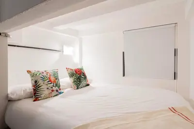 Cama o camas de una habitación en Picturesque corner in Madrid - Guzman