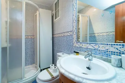 Un baño de GuestReady - Comodo estudio muy cerca de Gran Vía