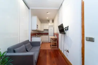 Una cocina o zona de cocina en GuestReady - Comodo estudio muy cerca de Gran Vía
