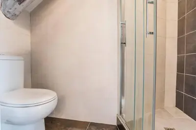Un baño de Estudio nuevo - Gran Via Tarifa Mensual disponible
